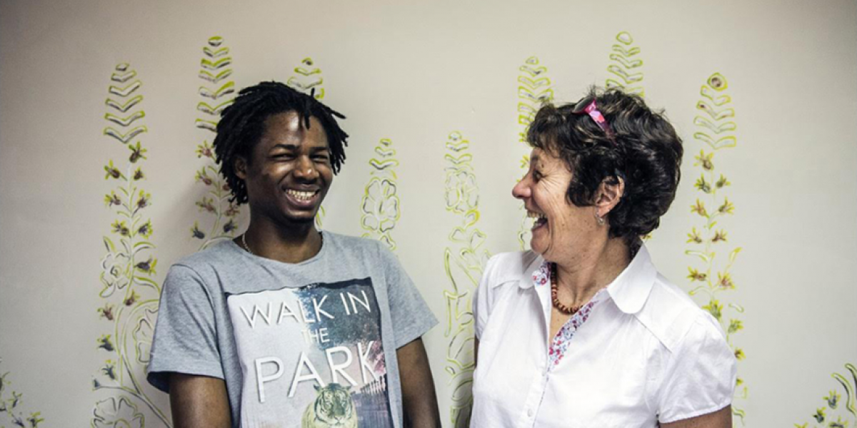 'Duo for a Job' ofrece mentores que ayudan a los migrantes y refugiados con formación en habilidades profesionales y a encontrar trabajo en Bélgica.